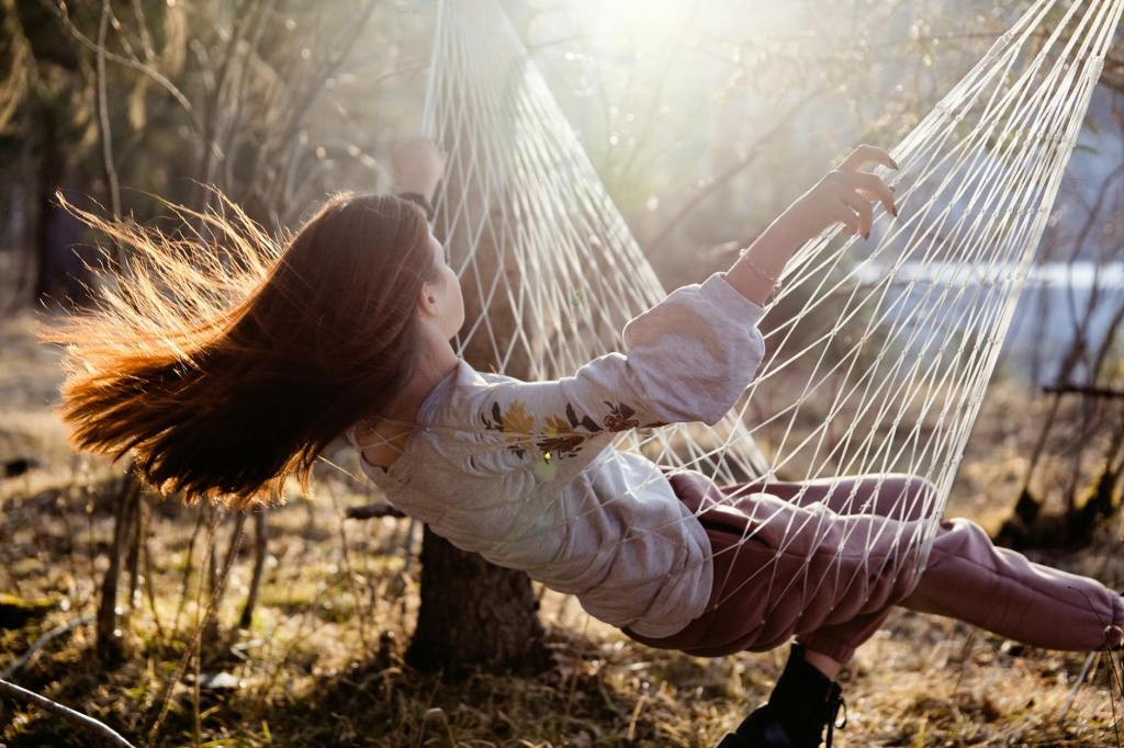 Single Tree Hammock: How to Hang and Enjoy Your Outdoor Relaxation